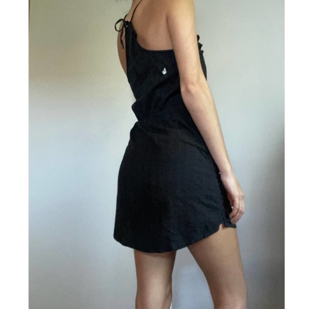 ☀️Volcom Black Mini Sundress Ruffle Front☀️ - Picture 5 of 6